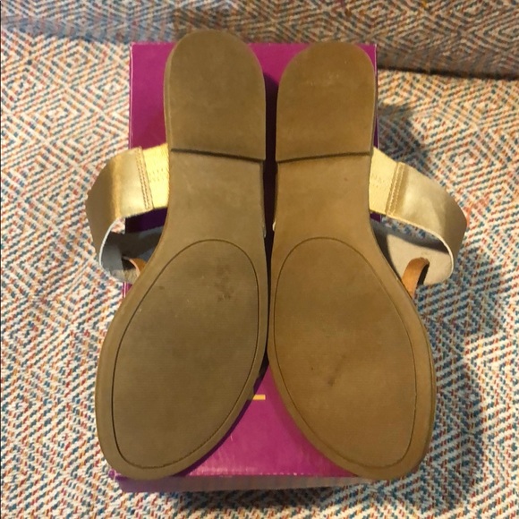 Women’s Tan & Gold Sandals; Sz. 9-1/2 - Picture 3 of 3